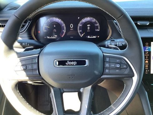 New 2026 Jeep Grand Cherokee Limited image 11