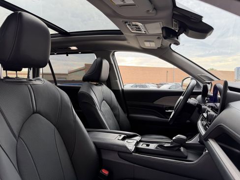 Used 2024 Toyota Grand Highlander Limited image 40