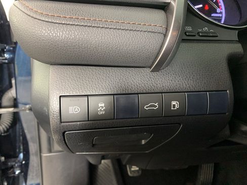 Used 2018 Toyota Camry LE w/ Protection Package (Q2) image 17