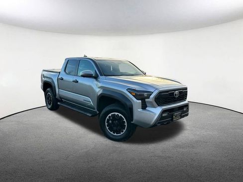 Used 2024 Toyota Tacoma TRD Off-Road image 2