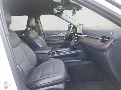 Used 2025 Ford Explorer ST-Line w/ ST-Line Street Pack image 19