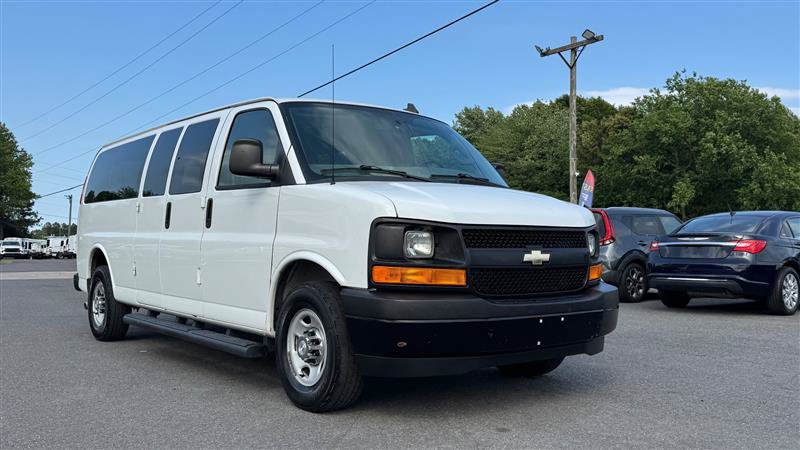Used 2017 Chevrolet Express 3500 LS RWD image 5