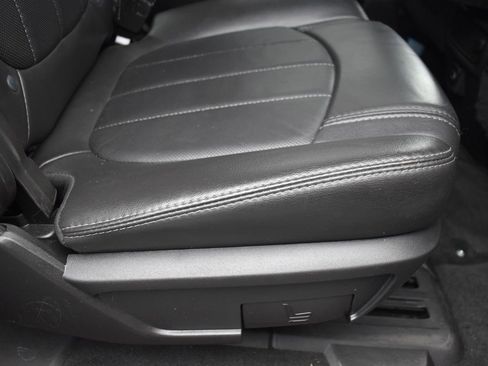 Used 2017 Buick Enclave Premium w/ Experience Buick Package image 34