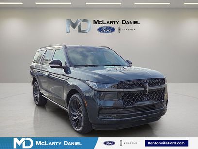 New 2025 Lincoln Navigator Reserve w/ Jet Appearance Package