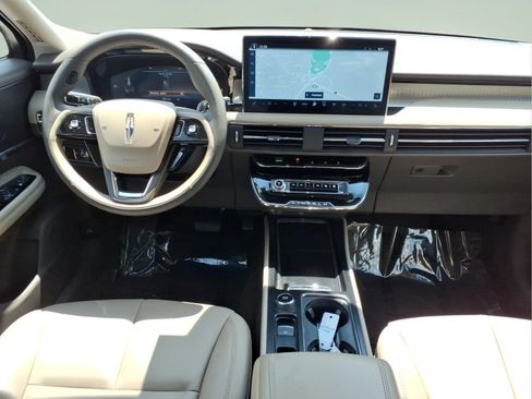 Certified 2023 Lincoln Corsair AWD image 16