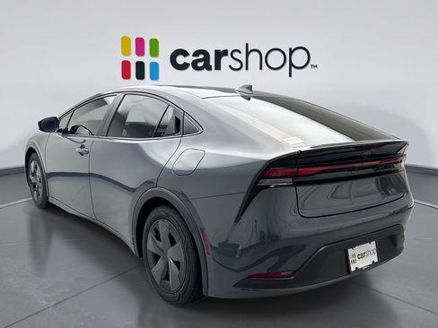 Used 2023 Toyota Prius LE FWD image 3