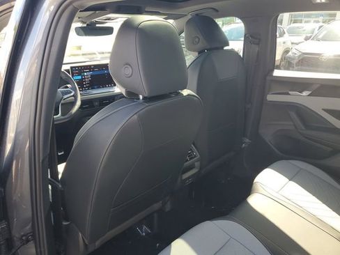 New 2026 Volkswagen Tiguan SE R-Line FWD image 10