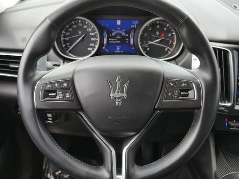 Used 2019 Maserati Levante GranLusso AWD/4WD image 18