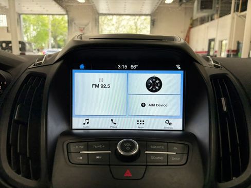 Used 2017 Ford Escape SE w/ Equipment Group 201A AWD/4WD image 40