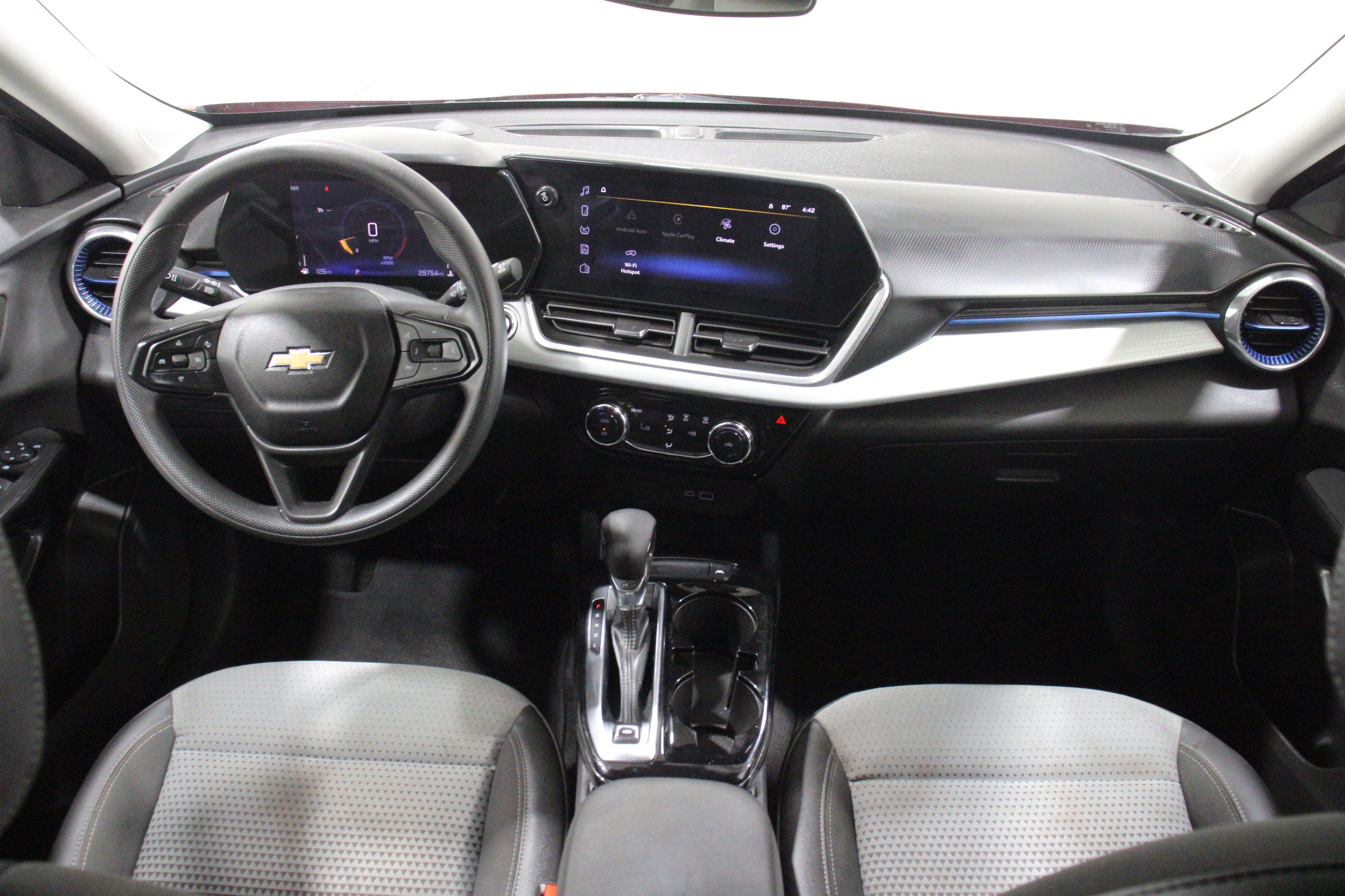 Used 2024 Chevrolet Trax LT FWD image 3