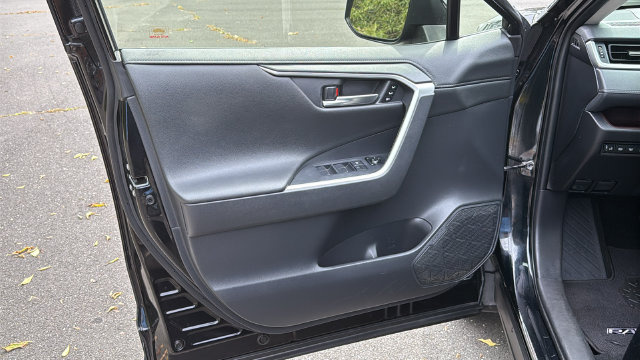 Certified 2019 Toyota RAV4 Limited w/ Advanced Technology Package AWD/4WD image 9