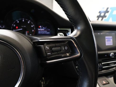 Used 2022 Porsche Macan AWD/4WD image 26