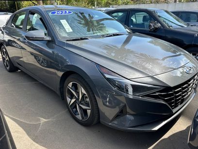 Used 2023 Hyundai Elantra SEL w/ Convenience Package