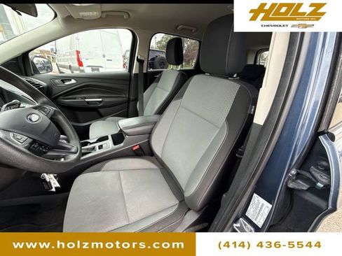 Used 2018 Ford Escape SE w/ SE Sync 3 Package AWD/4WD image 32