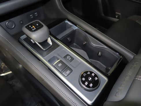 New 2026 Nissan Pathfinder SL image 21