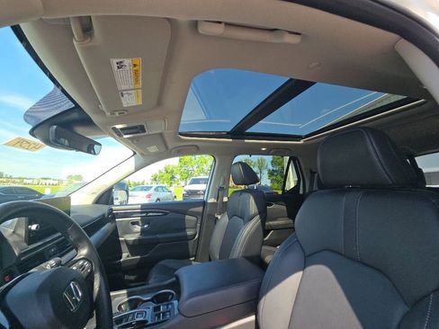 Used 2023 Honda Pilot Touring image 15