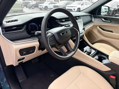 New 2026 Jeep Grand Cherokee Limited AWD/4WD image 13