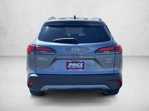 Certified 2025 Toyota Corolla Cross XLE image 6