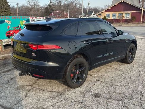 Used 2019 Jaguar F-PACE S image 5