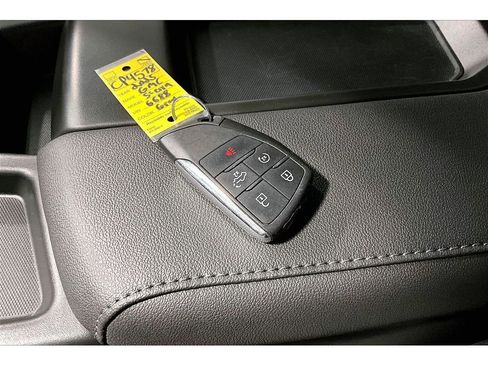 Used 2025 GMC Sierra 1500 SLT image 12