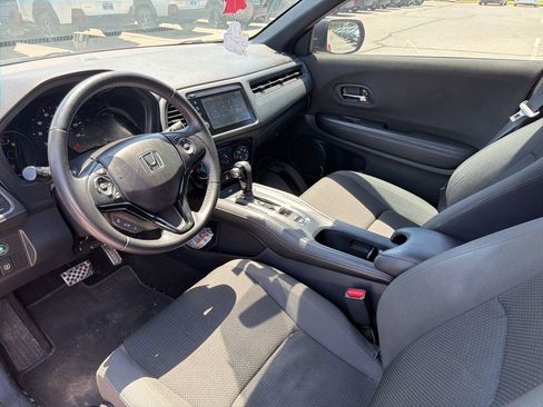 Used 2020 Honda HR-V Sport image 4