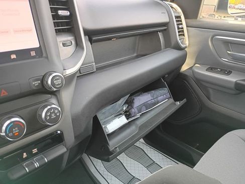 Used 2022 RAM 1500 Big Horn AWD/4WD image 17