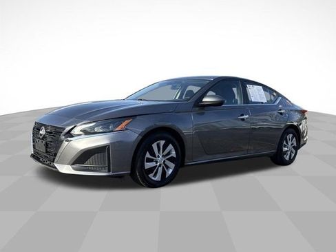 Used 2023 Nissan Altima 2.5 S image 1