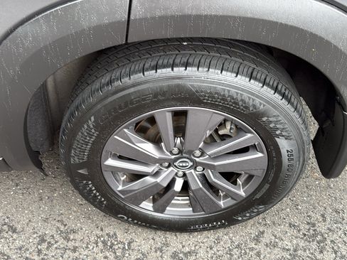 Used 2023 Nissan Pathfinder SV w/ SV Premium Package AWD/4WD image 22