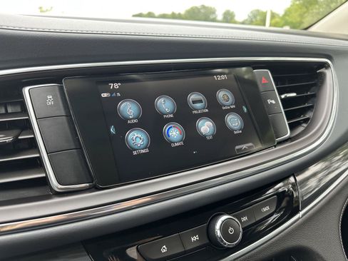 Used 2019 Buick Enclave Essence FWD image 19