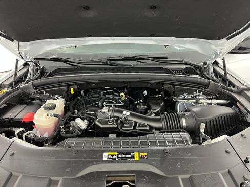 Used 2024 Jeep Grand Cherokee Limited w/ Black Appearance Package image 21