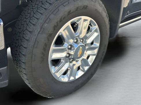 Used 2024 Chevrolet Silverado 2500 High Country w/ High Country Premium Package AWD/4WD image 34