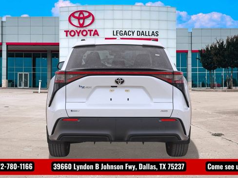 Used 2025 Toyota bZ4X XLE w/ Weather Package image 9