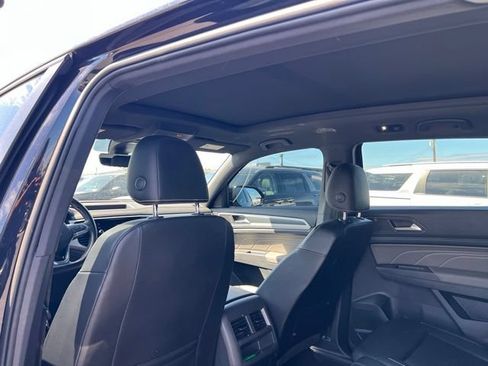 Used 2022 Volkswagen Atlas Cross Sport SEL R-Line AWD/4WD image 13