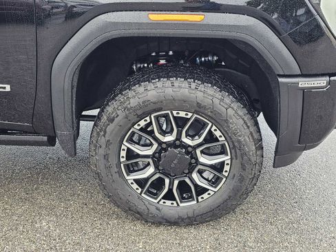 New 2026 GMC Sierra 2500 AT4 w/ AT4 Premium Plus Package image 9