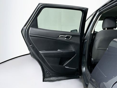 Used 2025 Kia Sportage LX image 32