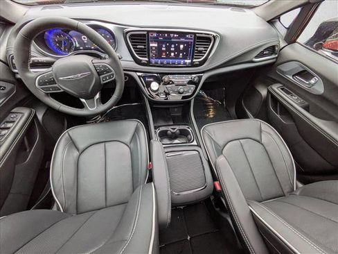 New 2026 Chrysler Pacifica Limited image 3