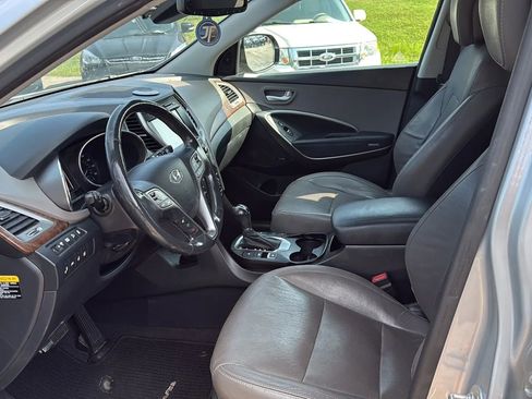 Used 2017 Hyundai Santa Fe Limited image 2