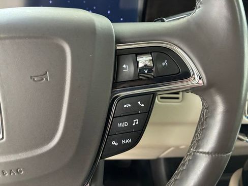 Used 2019 Lincoln Navigator Select w/ Technology Package AWD/4WD image 24