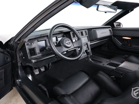Used 1987 Chevrolet Corvette Convertible image 16