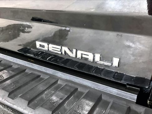 Used 2017 GMC Sierra 1500 Denali w/ Denali Ultimate Package AWD/4WD image 10