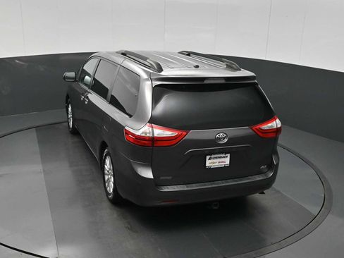Used 2015 Toyota Sienna XLE image 20