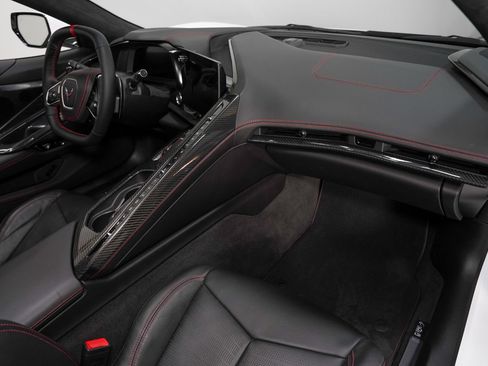 Used 2024 Chevrolet Corvette Stingray Premium Cpe w/ Stealth Interior Trim Package RWD image 32