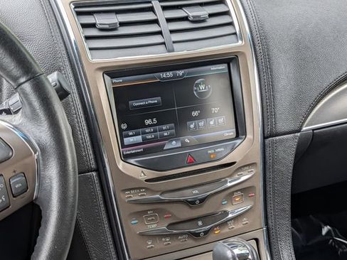 Used 2015 Lincoln MKX FWD image 18