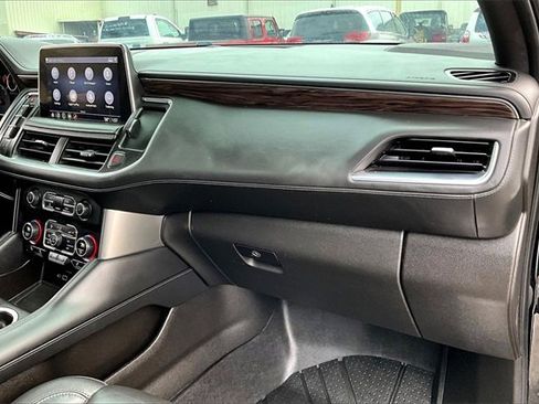 Used 2021 Chevrolet Tahoe Z71 w/ Luxury Package image 21