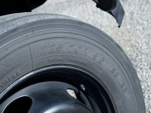 Used 2017 Ford F550 XL image 38