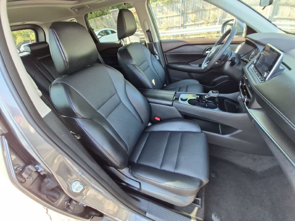 Used 2023 Nissan Rogue SV w/ SV Premium B Package AWD/4WD image 27