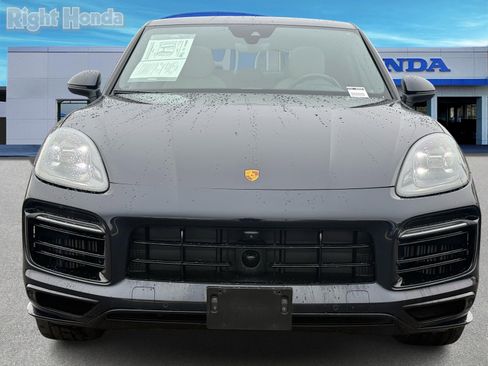 Used 2022 Porsche Cayenne Base image 5