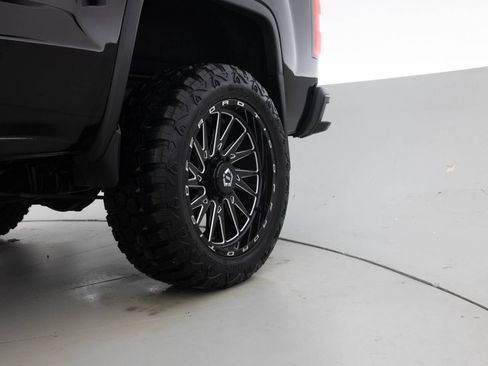 Used 2018 GMC Sierra 2500 SLT w/ All Terrain HD Package image 20