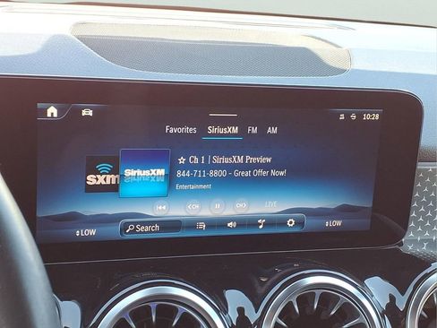 Used 2024 Mercedes-Benz GLB 250 image 24