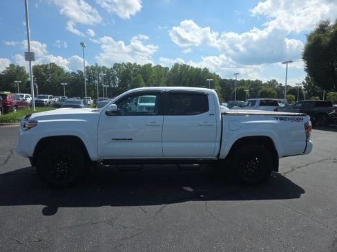 Used 2022 Toyota Tacoma TRD Sport w/ Technology Package AWD/4WD image 5